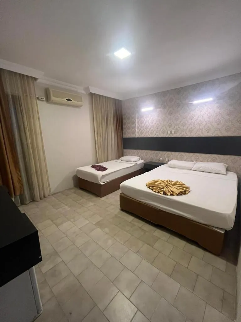 Blue Golden Sea Hotel 쿠사다시